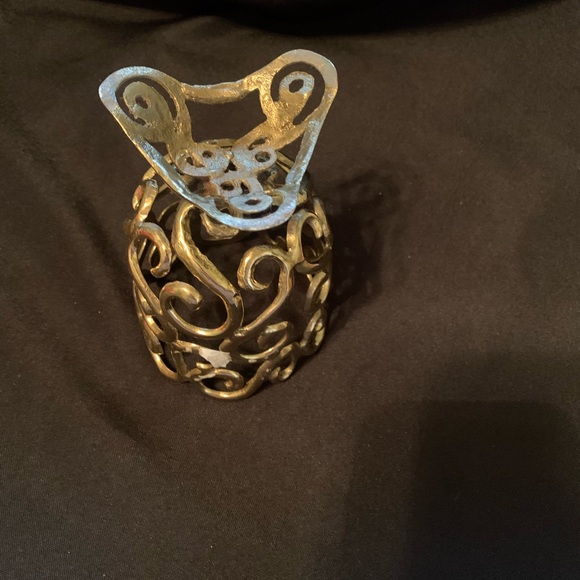 Ornate Brass Egg Sphere stand - Picture 3 of 5